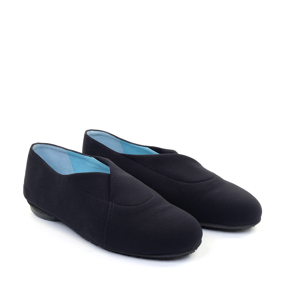 Thierry Rabotin Geranium 2275 Black angle view - Hanig's Footwear