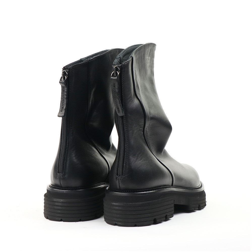 Mat 20 3270 Boot Black heel view - Hanig's Footwear