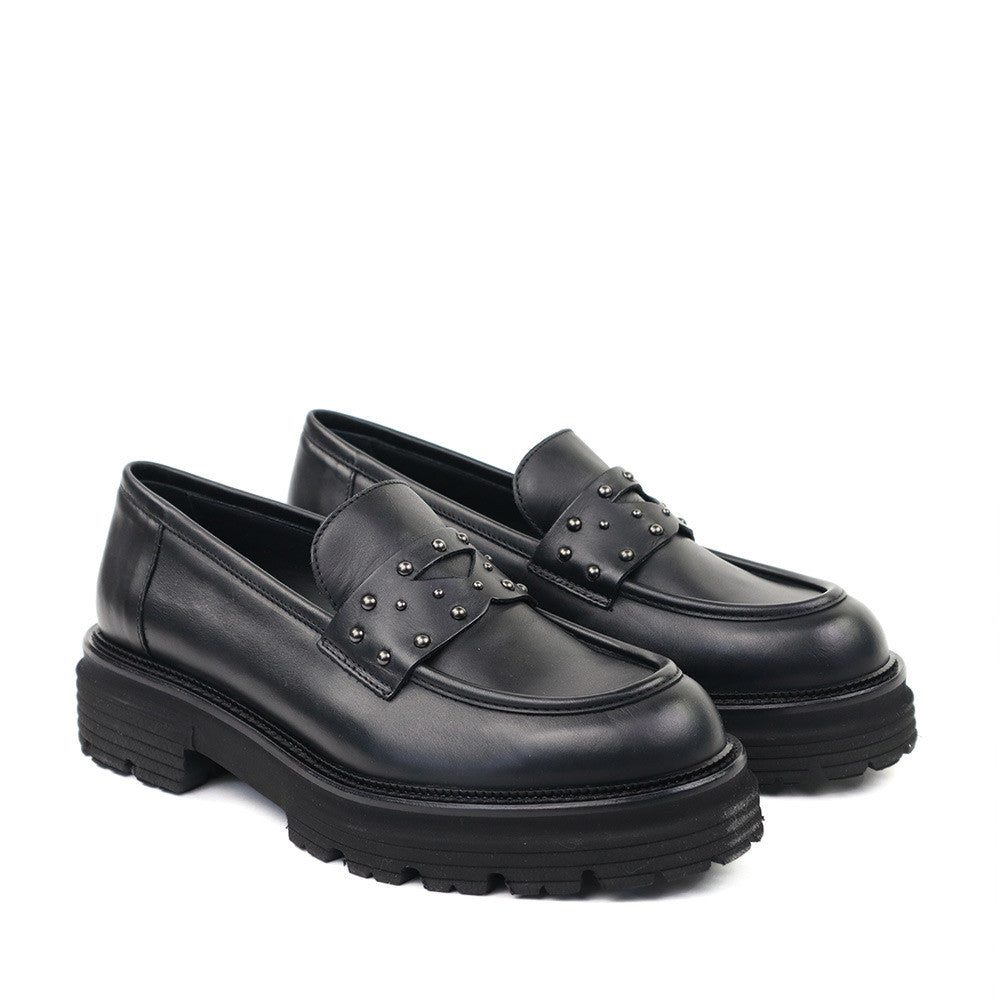 Mat 20 7340 Black Leather angle view - Hanigs Footwear