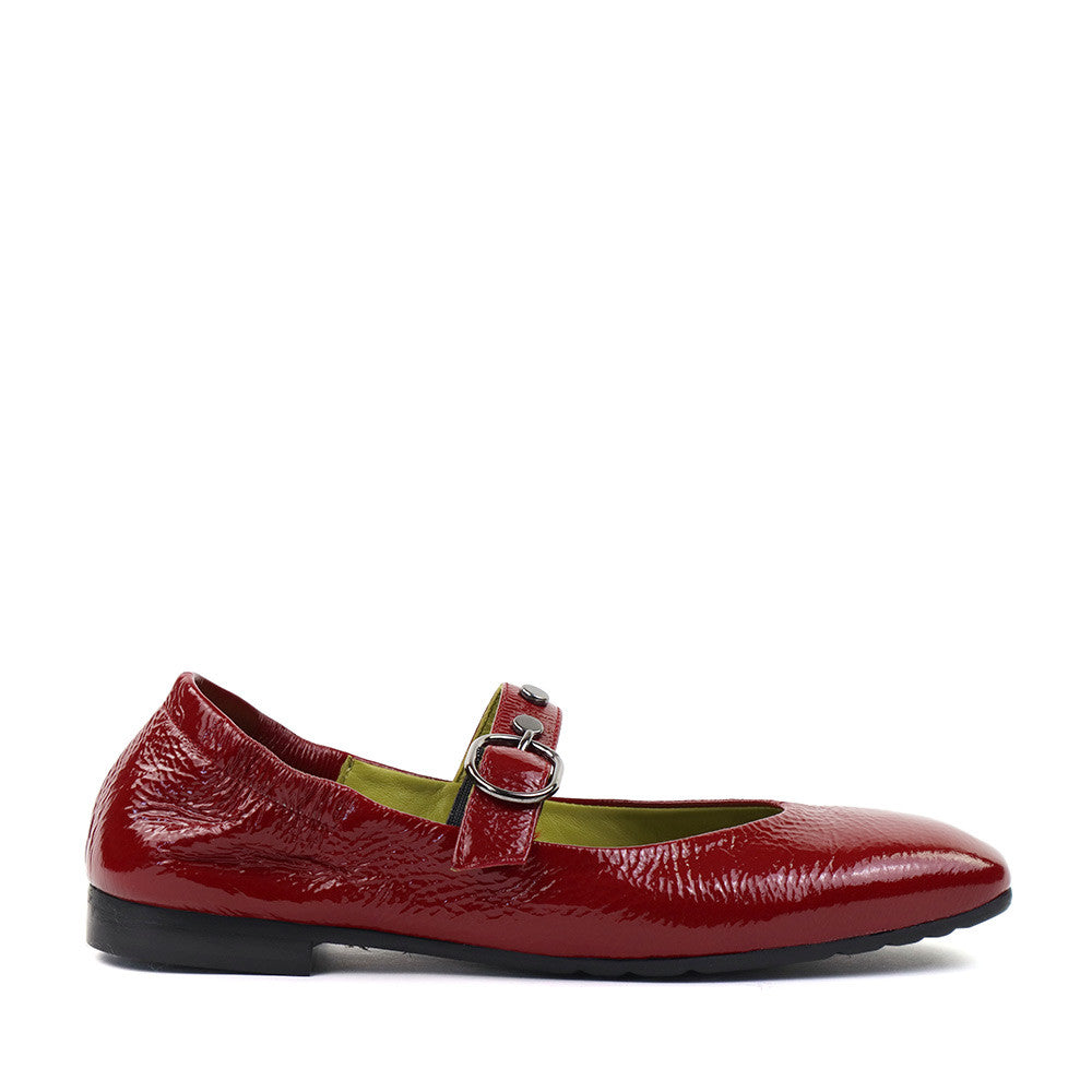 Mat 20 9209 red patent side view - Hanig's Footwear