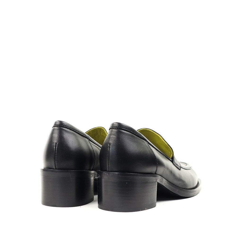 Mat 20 S400 Loafer Black heel view - Hanig's Footwear