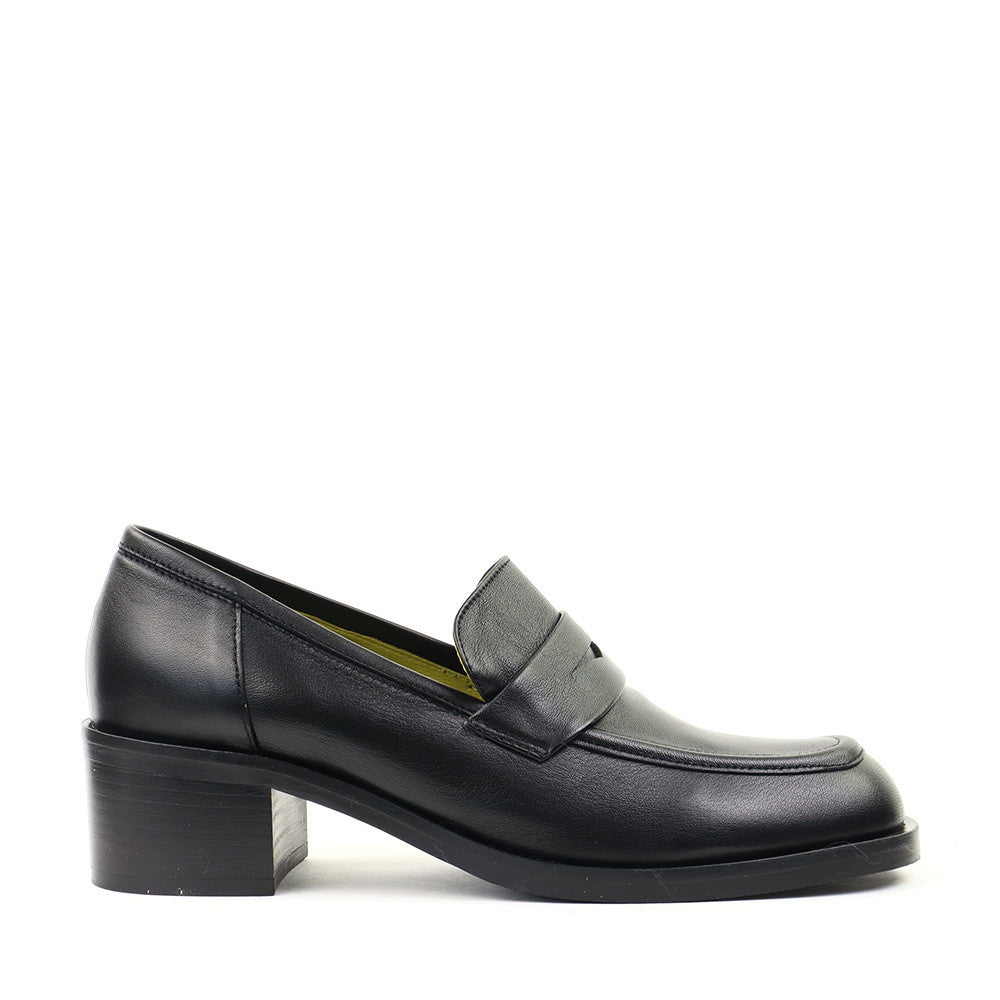 Mat 20 S400 Loafer Black side view - Hanig's Footwear