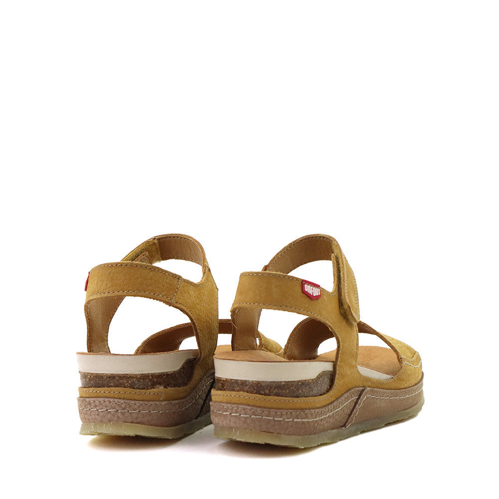 On Foot 240 Mustard heel view - Hanigs Footwear