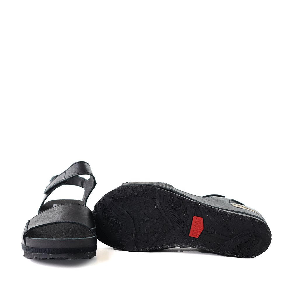 On Foot 203 black sole view - Hanigs Footwear