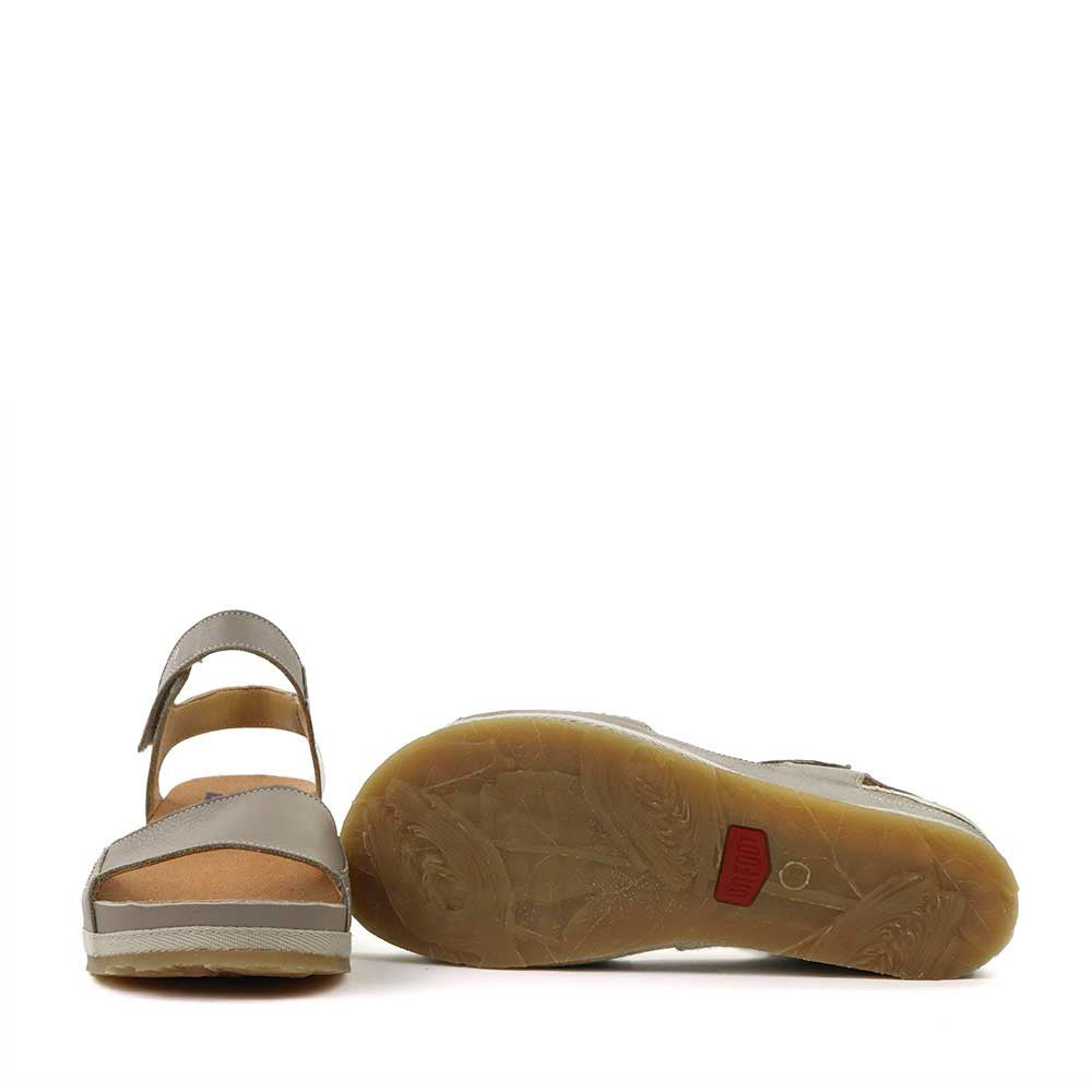 On Foot 203 Taupe sole view - Hanigs Footwear