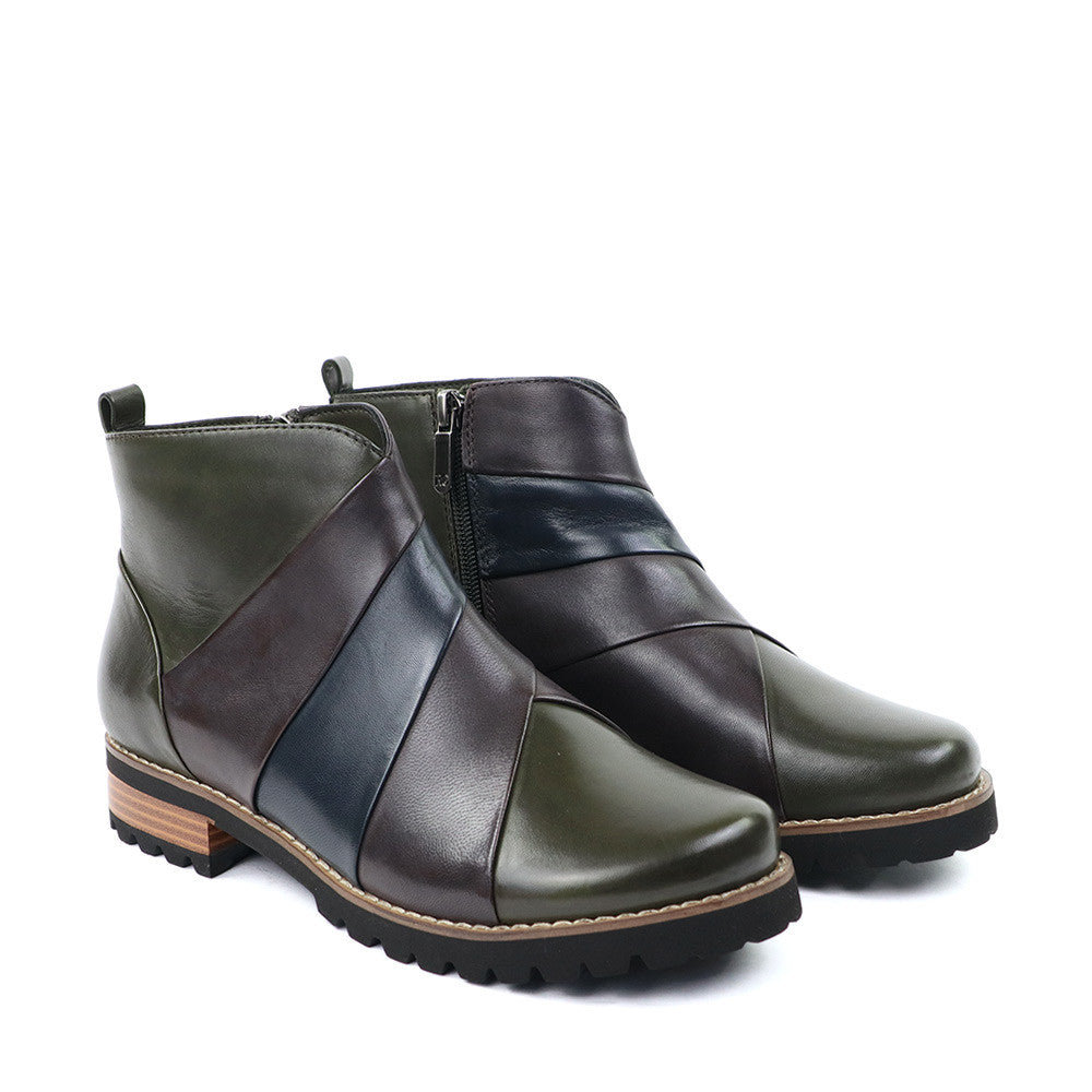 Regarde le Ciel Layla-04 Muschio angle view - Hanig's Footwear