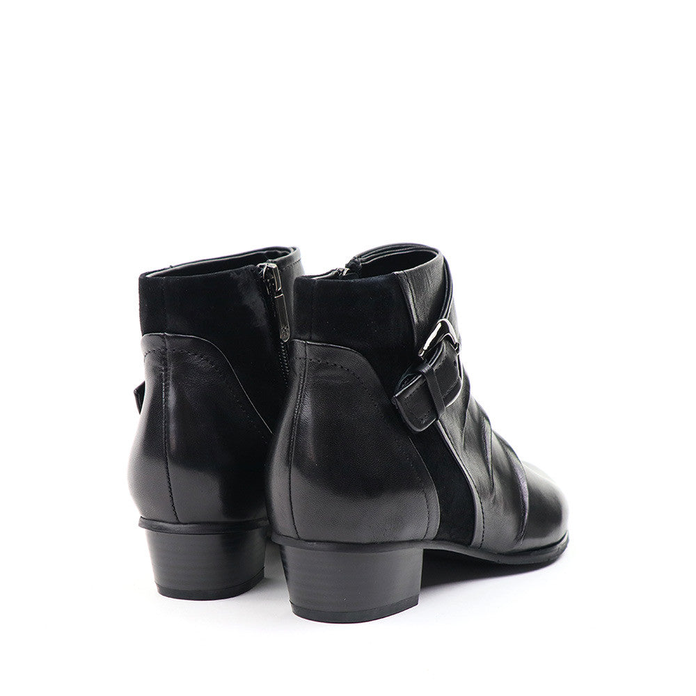 Regarde le Ciel Stefany-389 Black heel view - Hanig's Footwear