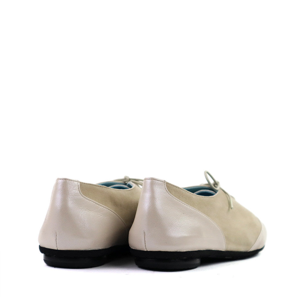 Thierry Rabotin Gabo 1528Mp Ivory heel view - Hanig's Footwear