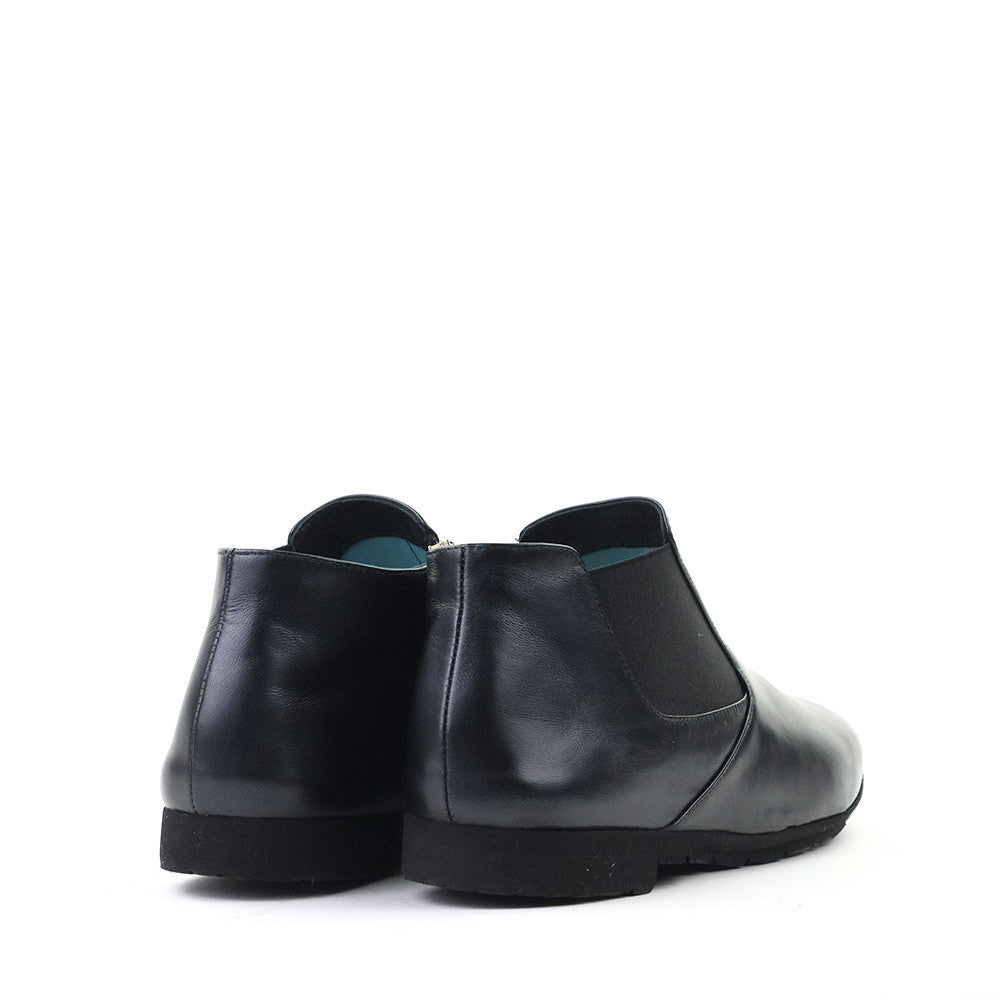 Thierry Rabotin Gymnasion 2432MD Black Taffetas heel view - Hanig's Footwear