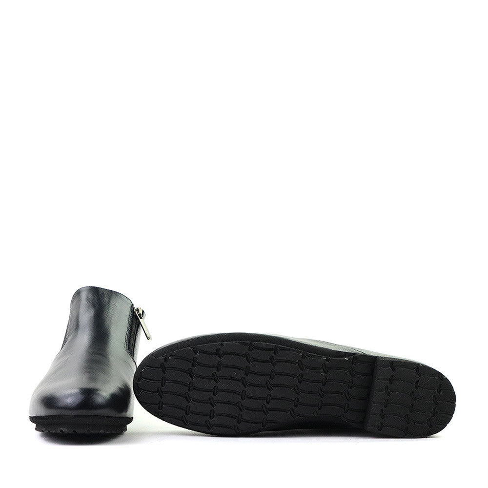 Thierry Rabotin Gymnasion 2432MD Black Taffetas side view - Hanig's Footwear