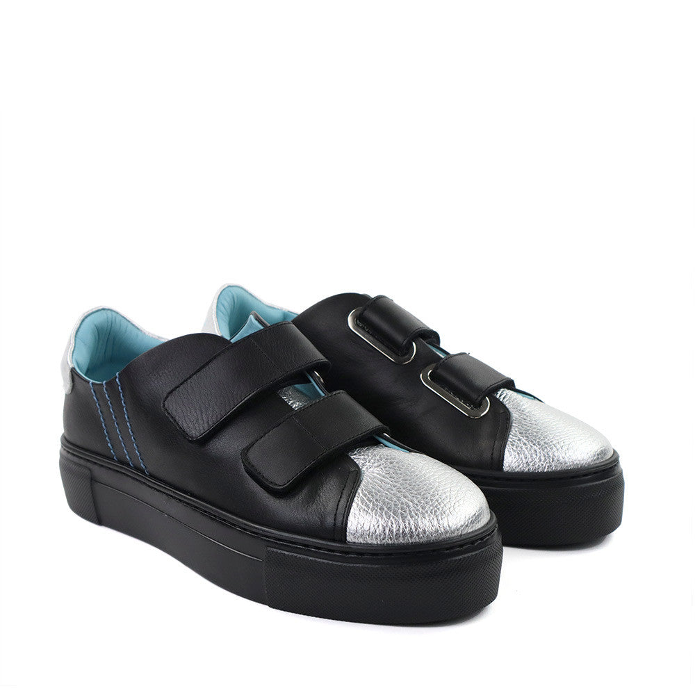 Thierry Rabotin Aron G0054V9 Black/Silver angle view - Hanig's Footwear