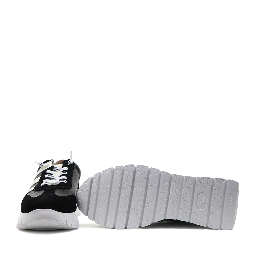 Wonders A-2476 Black Leather sole view — Hanig's Footwear