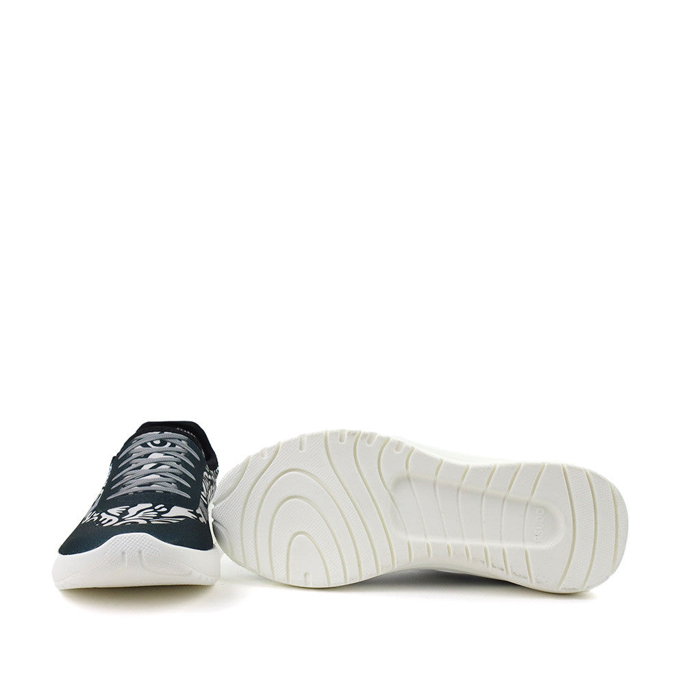 Psudo Court Womens Black White sole view - Hanig's Footwear