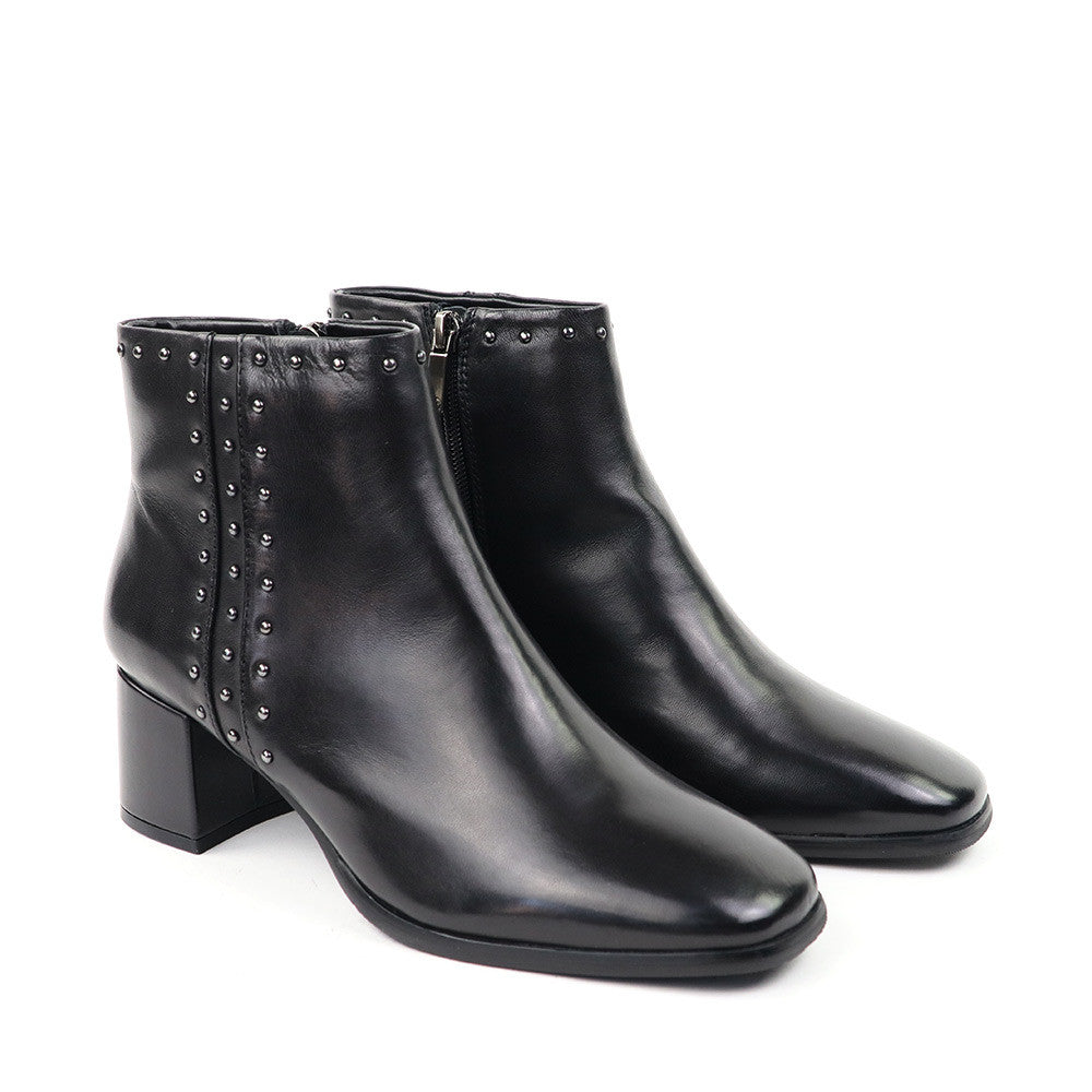 Regarde le Ciel Pilar-01 Black angle view - Hanig's Footwear