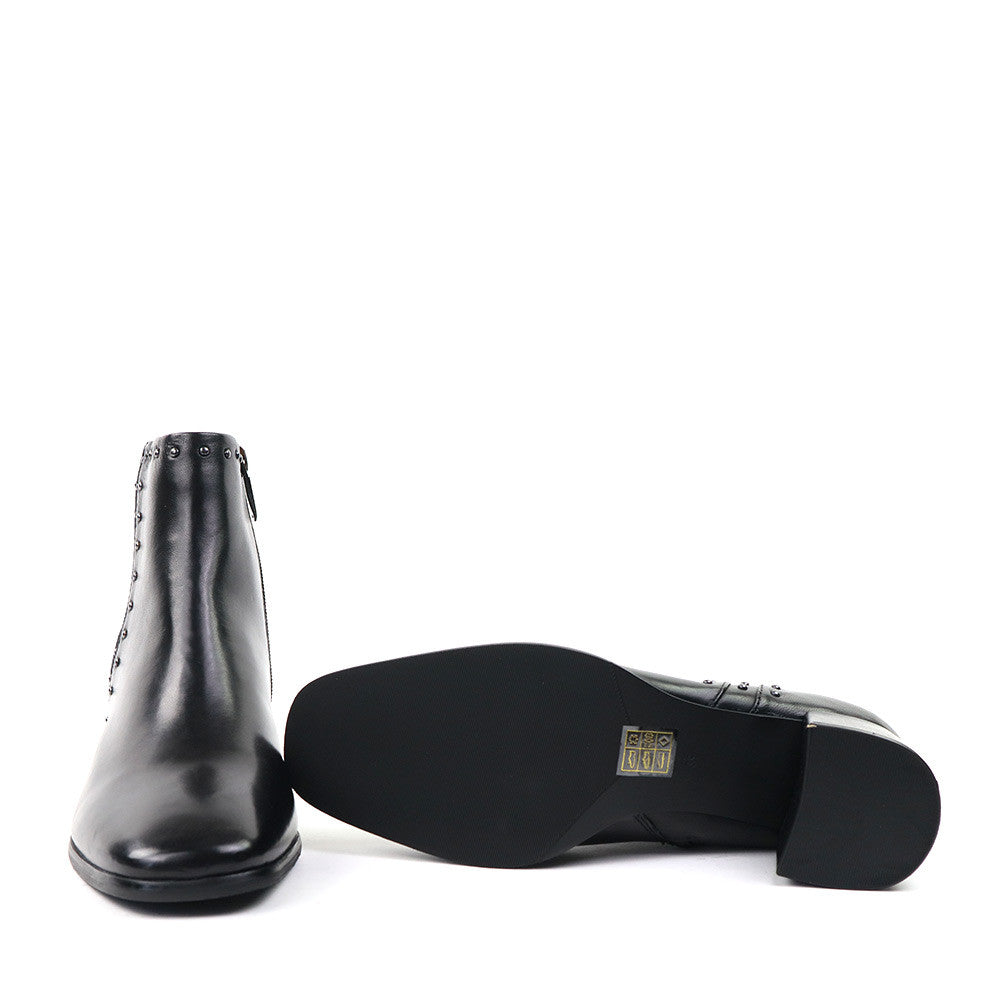 Regarde le Ciel Pilar-01 Black sole view - Hanig's Footwear